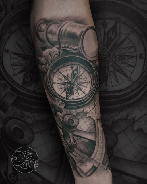 tatuaz kompasu
